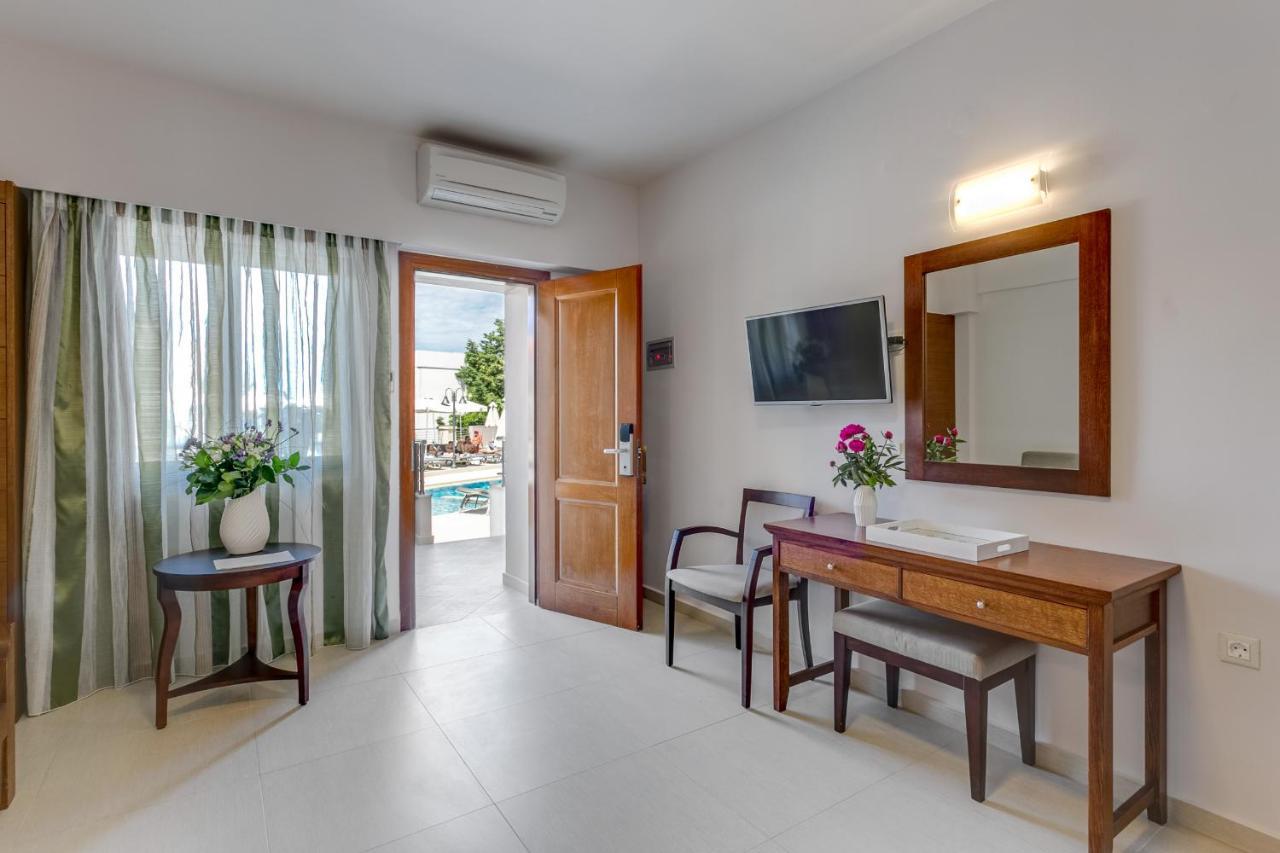 Апартаменти Porto Platanias - Casa Di Porto Екстер'єр фото